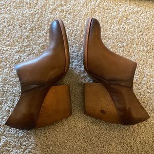Kork Ease Heel Booties Size 10